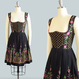 Salzburger Trachten Vintage Dirndl - Size 36 (25-26" waist)